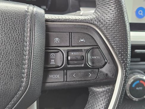 Used 2024 Toyota Tacoma TRD Off-Road image 19