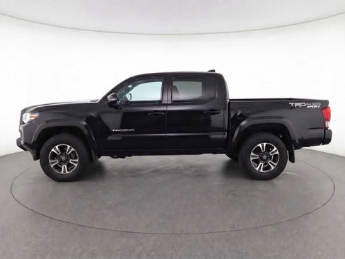 Used 2018 Toyota Tacoma TRD Sport w/ TRD Premium Sport Package image 9