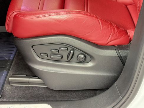 Used 2023 Porsche Cayenne Turbo image 16