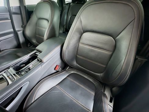 Used 2020 Jaguar F-PACE Prestige image 21