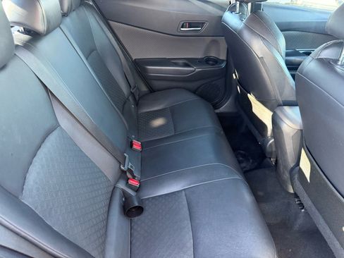 Used 2020 Toyota C-HR Limited image 29