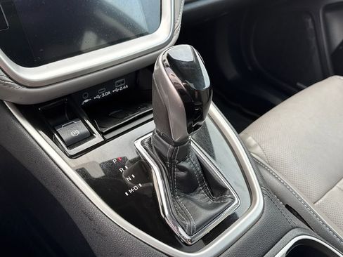 Used 2023 Subaru Outback Limited image 16