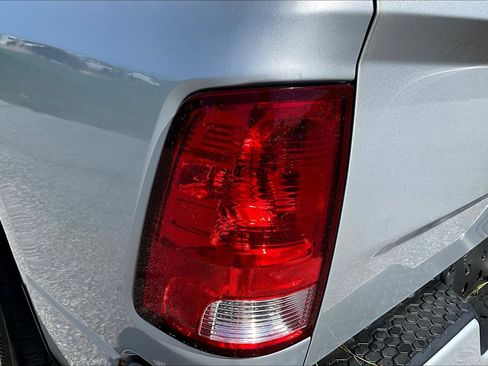 Used 2017 RAM 1500 Express AWD/4WD image 25