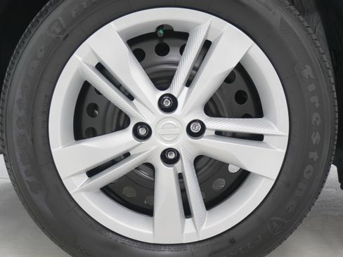 Used 2021 Nissan Kicks S image 21