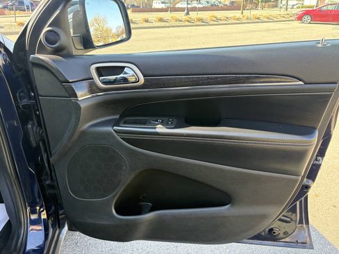 Used 2014 Jeep Grand Cherokee Limited AWD/4WD image 25