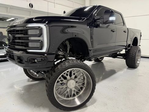 Used 2024 Ford F350 Platinum image 4