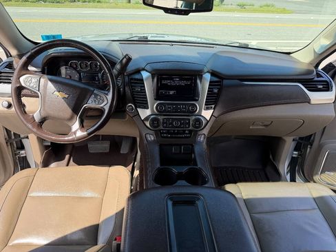 Used 2019 Chevrolet Suburban LT AWD/4WD image 7