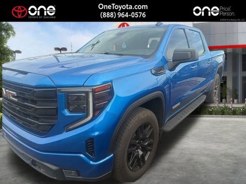 Used 2023 GMC Sierra 1500 Elevation image 1