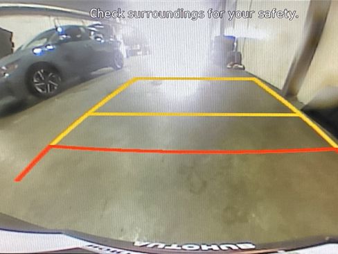 Used 2025 Hyundai Venue SEL FWD image 12