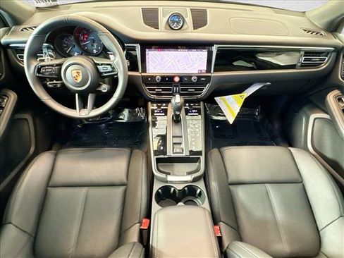Certified 2026 Porsche Macan AWD/4WD image 20