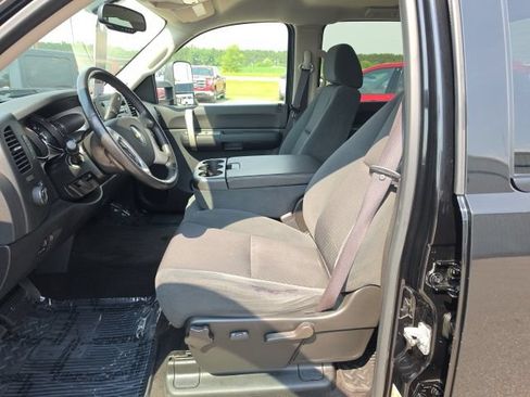 Used 2009 Chevrolet Silverado 2500 LT w/ Exterior Plus Package AWD/4WD image 12