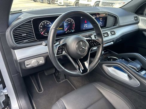 Used 2025 Mercedes-Benz GLS 450 4MATIC image 24
