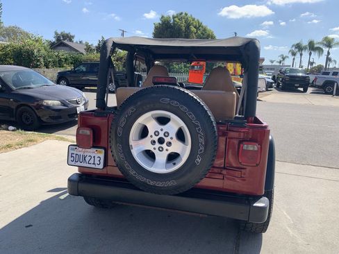 Used 1998 Jeep Wrangler SE image 5