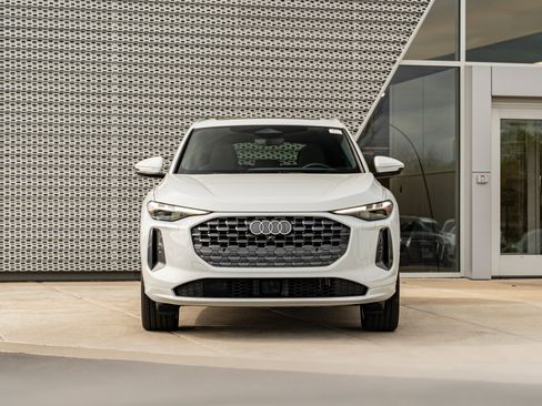 Certified 2025 Audi Q5 Premium Plus w/ Premium Plus AWD/4WD image 35