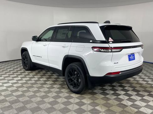 New 2026 Jeep Grand Cherokee Altitude AWD/4WD image 21