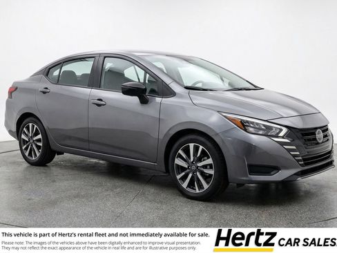 Used 2025 Nissan Versa SV image 1