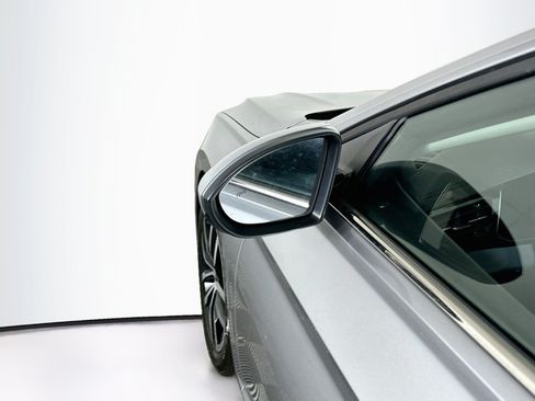 Used 2025 Volkswagen Jetta SE FWD image 16