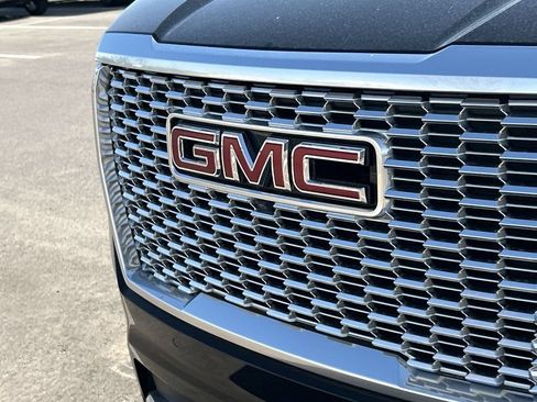 Used 2021 GMC Yukon Denali AWD/4WD image 32