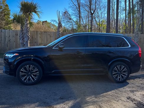 Used 2022 Volvo XC90 T6 Momentum image 5