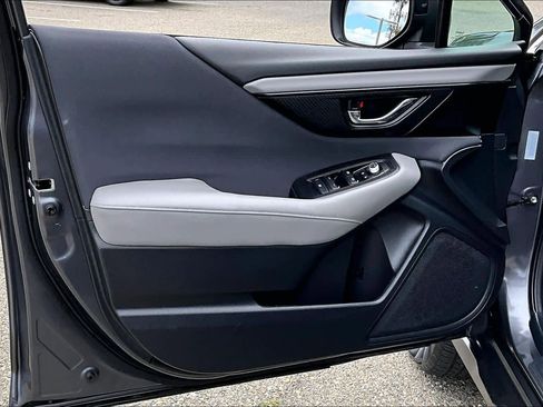 Used 2025 Subaru Outback Premium image 21