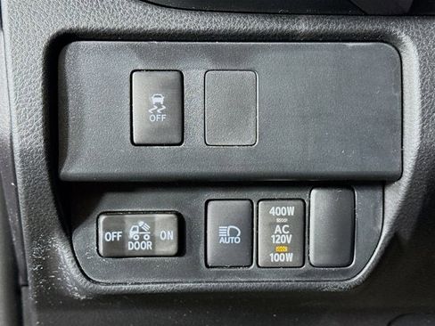 Used 2023 Toyota Tacoma TRD Off-Road image 10