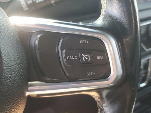 Used 2020 Jeep Wrangler Unlimited Sahara AWD/4WD image 13