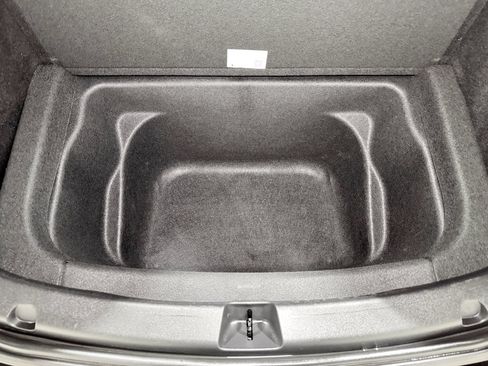 Used 2020 Tesla Model Y Long Range image 26