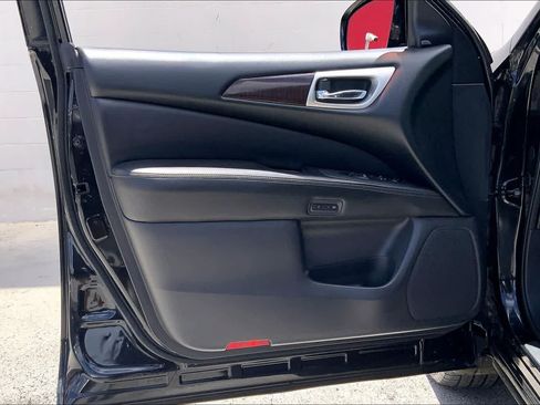 Used 2015 Nissan Pathfinder Platinum w/ Family Entertainment Package FWD image 27
