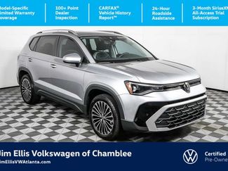 Certified 2025 Volkswagen Taos SE w/ Panoramic Sunroof Package FWD video 1