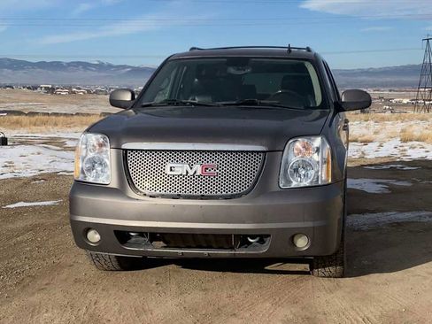 Used 2011 GMC Yukon XL Denali image 3