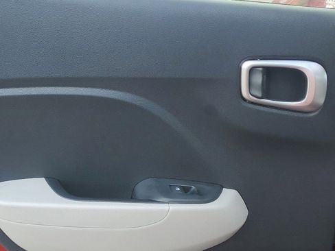 New 2025 Hyundai Venue SEL image 8