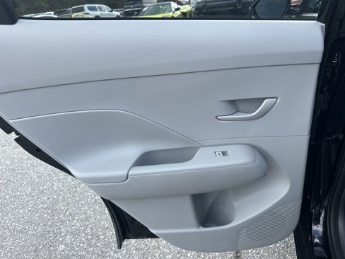 Used 2025 Hyundai Kona SEL image 25