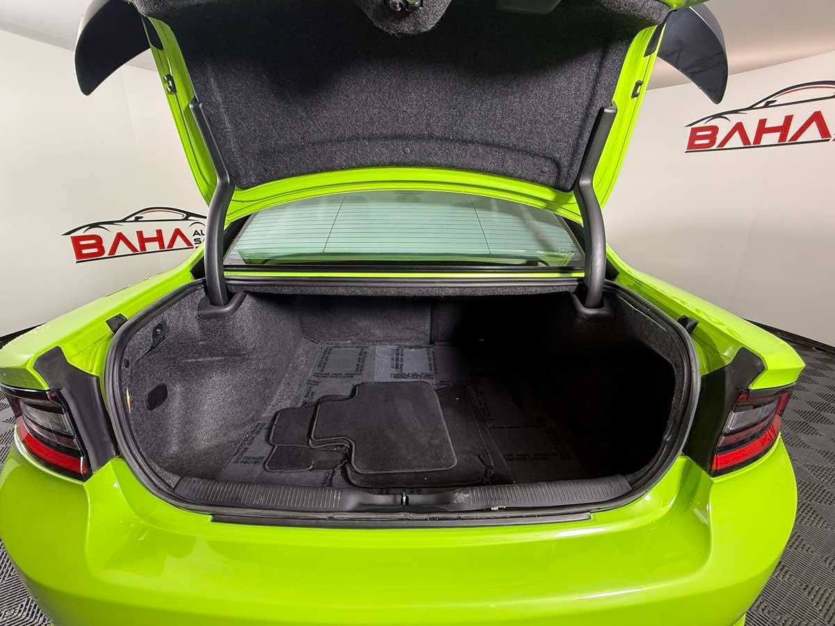 Used 2019 Dodge Charger SXT w/ Blacktop Package RWD image 39
