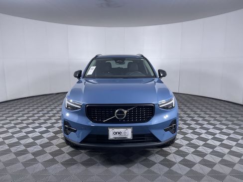 Used 2024 Volvo XC40 B5 Ultimate w/ Climate Package image 28