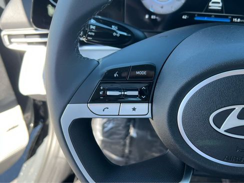 New 2026 Hyundai Elantra Limited FWD image 32