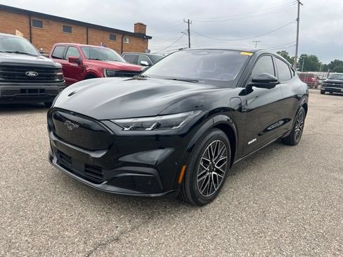 Used 2024 Ford Mustang Mach-E Premium AWD/4WD image 28