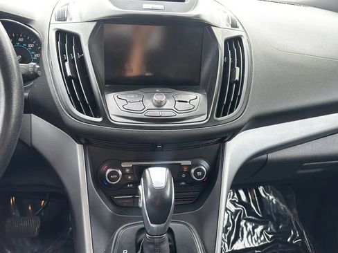 Used 2014 Ford Escape SE w/ Equipment Group 201A FWD image 16