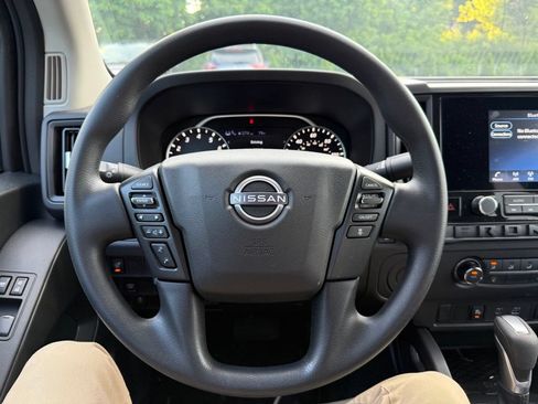 Used 2025 Nissan Frontier S RWD image 10