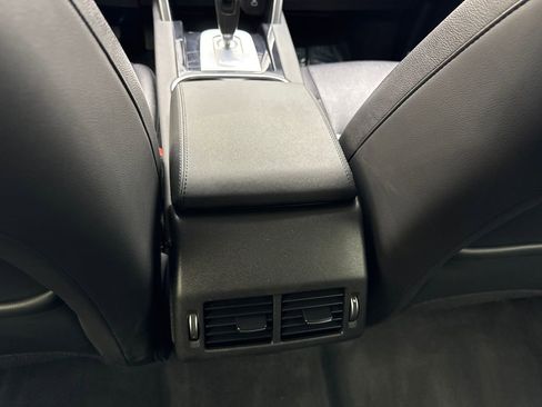 Used 2022 Land Rover Discovery Sport SE AWD/4WD image 65