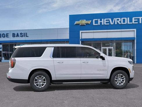 New 2026 Chevrolet Suburban LT AWD/4WD image 5