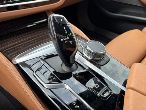 Used 2023 BMW 540i w/ M Sport Package RWD image 26