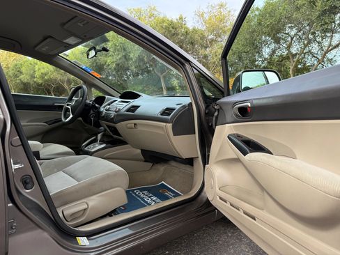 Used 2010 Honda Civic LX image 21