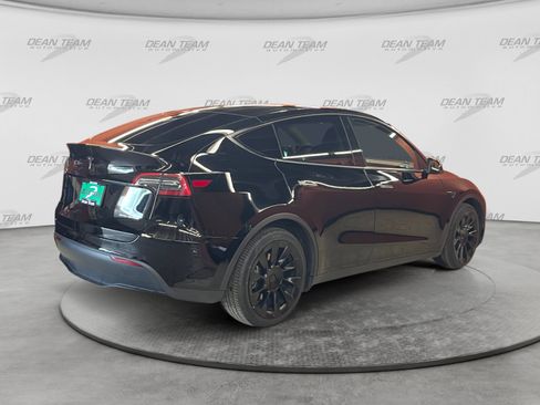 Used 2021 Tesla Model Y Long Range AWD/4WD image 7