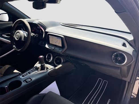 Used 2019 Chevrolet Camaro ZL1 image 29