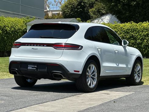Certified 2025 Porsche Macan AWD/4WD image 8
