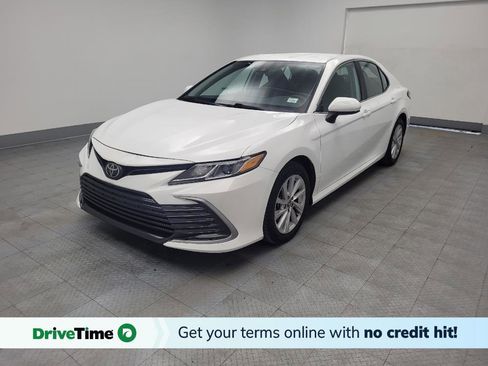 Used 2021 Toyota Camry LE image 1