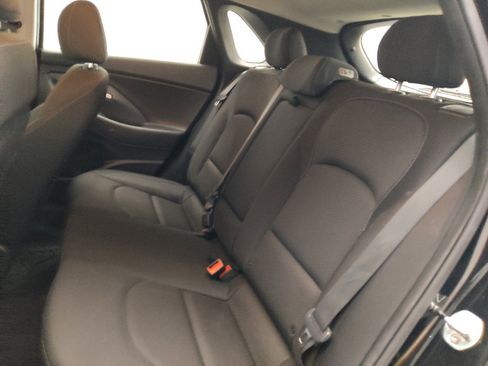 Used 2018 Hyundai Elantra GT FWD image 18