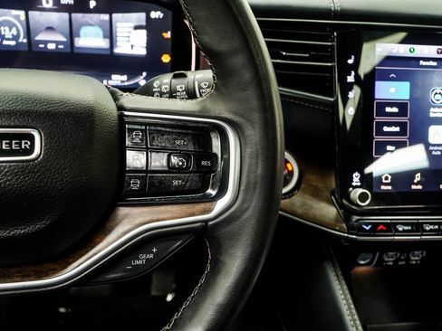 Used 2024 Jeep Grand Wagoneer L Base image 39