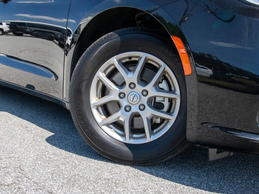 Used 2025 Chrysler Pacifica Select FWD image 15