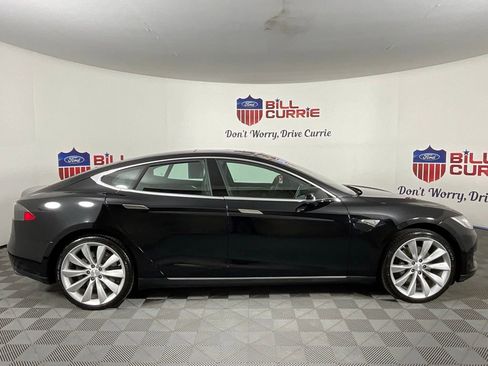 Used 2015 Tesla Model S P90D image 2